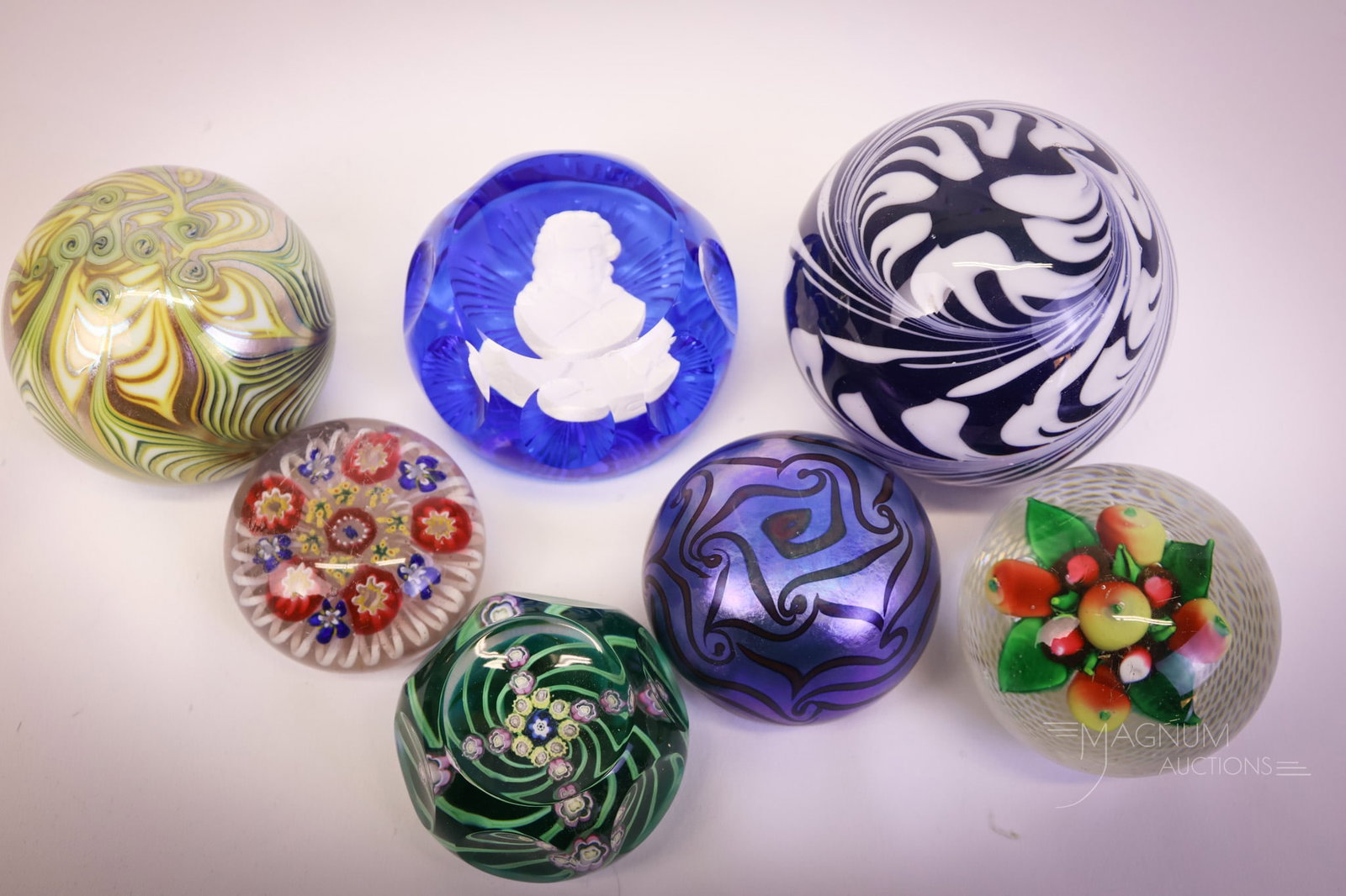 7 pc Lot Art Glass Paperweights Zephyr Studios & More (1 of 8)
