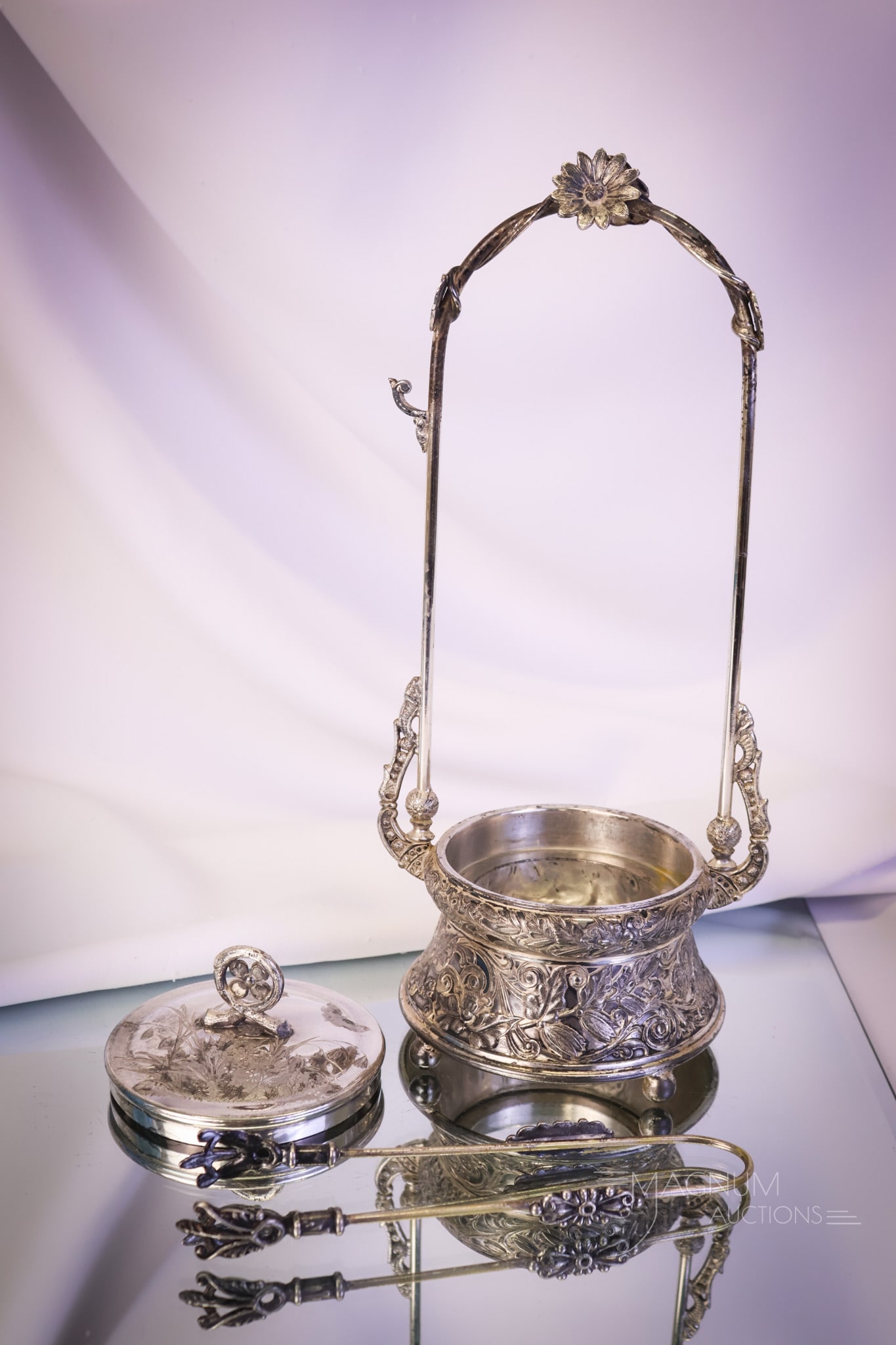 Wilcox Victorian Blue Enameled Art Glass Silverplate Pickle Castor - 5