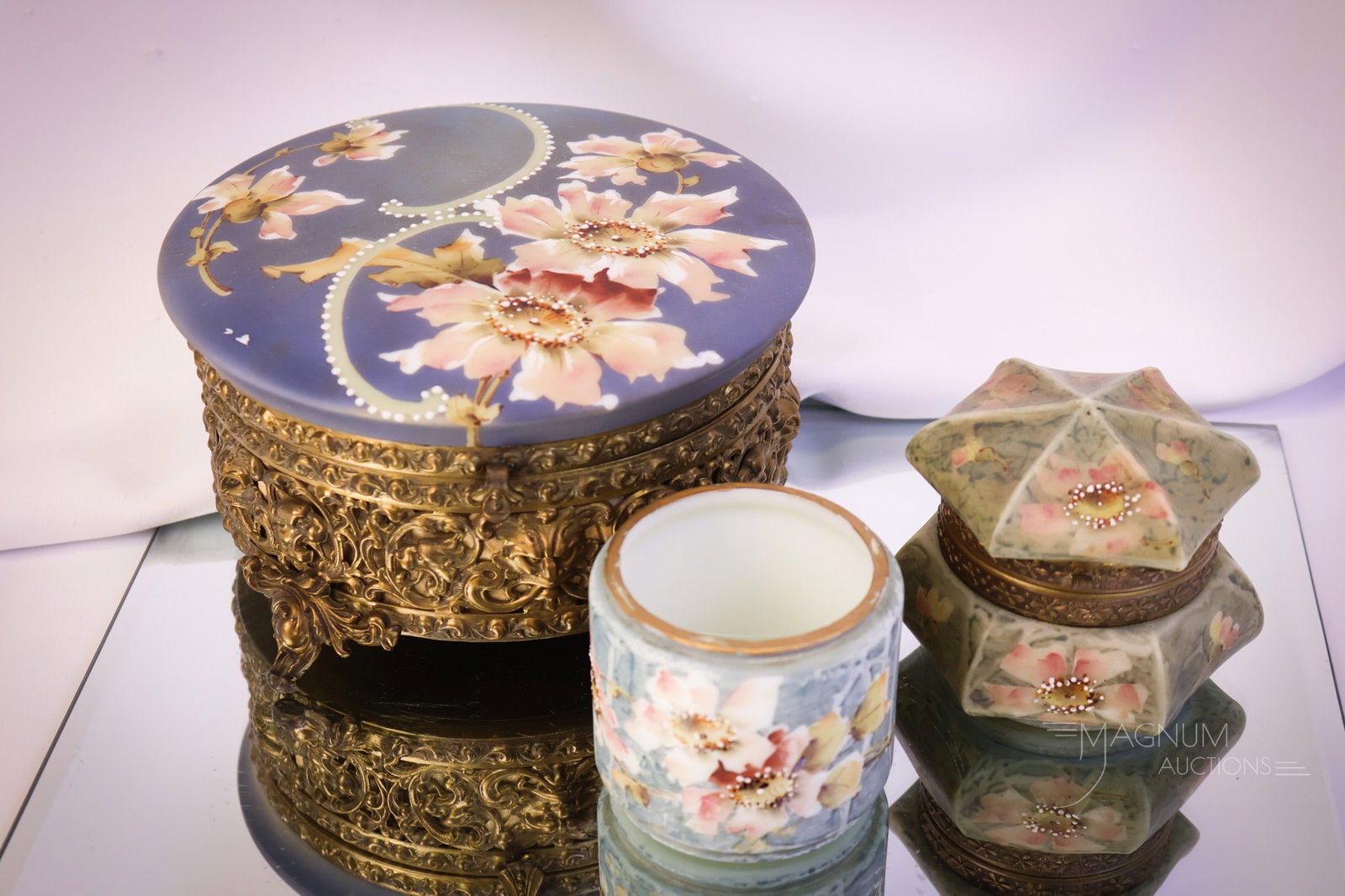 3 pc Lot Victorian Wave Crest Glass Nakara & Kelva: Three attractive finds in Victorian Wave Crest glass. This lot offers a large, unsigned dark blue box with brass fittings and decorated with pink florals. The second is a signed Kelva cigarette holder
