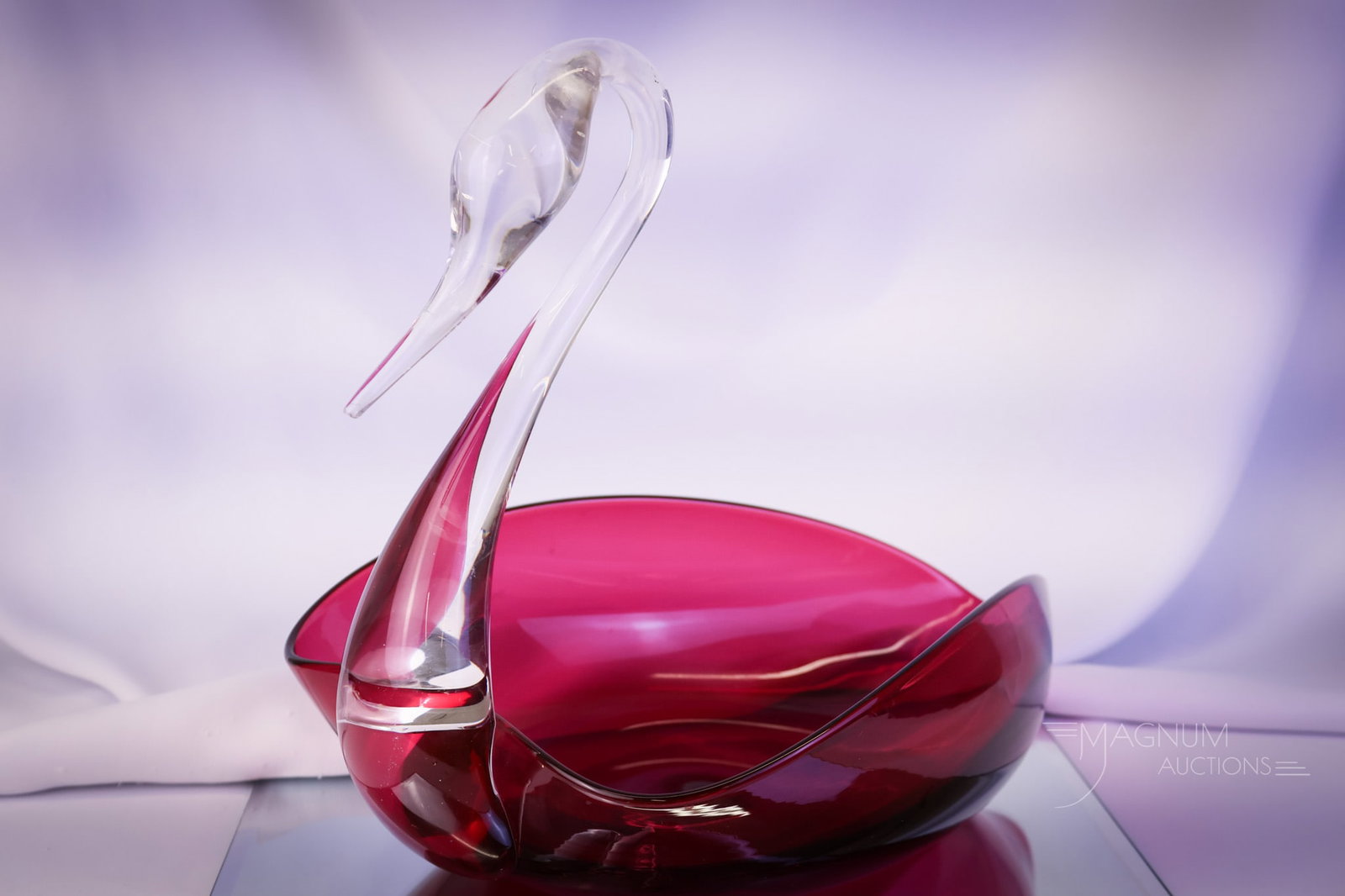 Pairpoint Glass Rosaria 12" Swan (1 of 7)