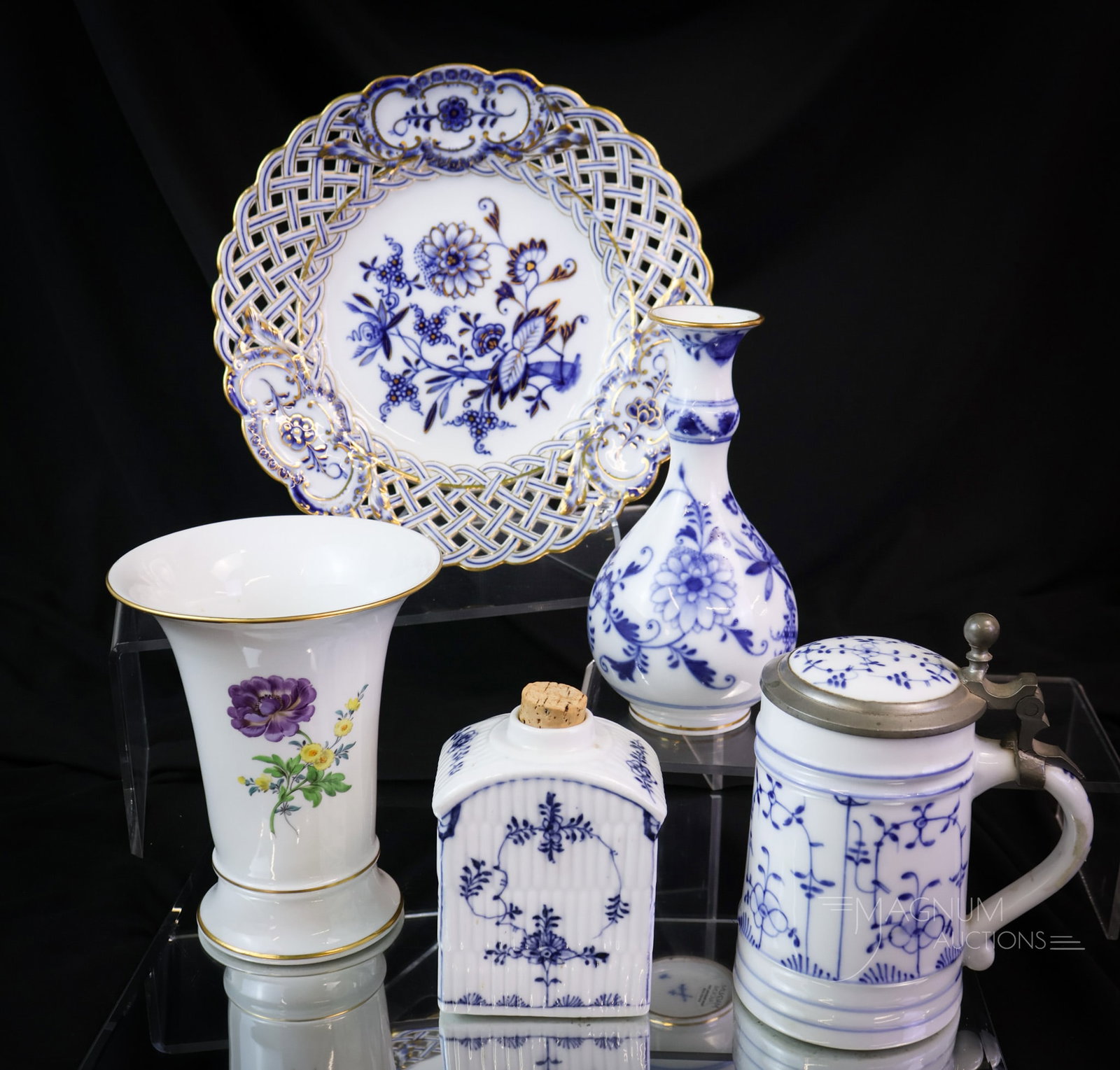 5 pc Lot Meissen & More Blue Onion & More Porcelain: Five selections that are sure winners in this lot! The first is a signed Meissen white and gold decorated flared vase with floral sprays. The second is a signed Meissen Blue Onion plate. The third is 