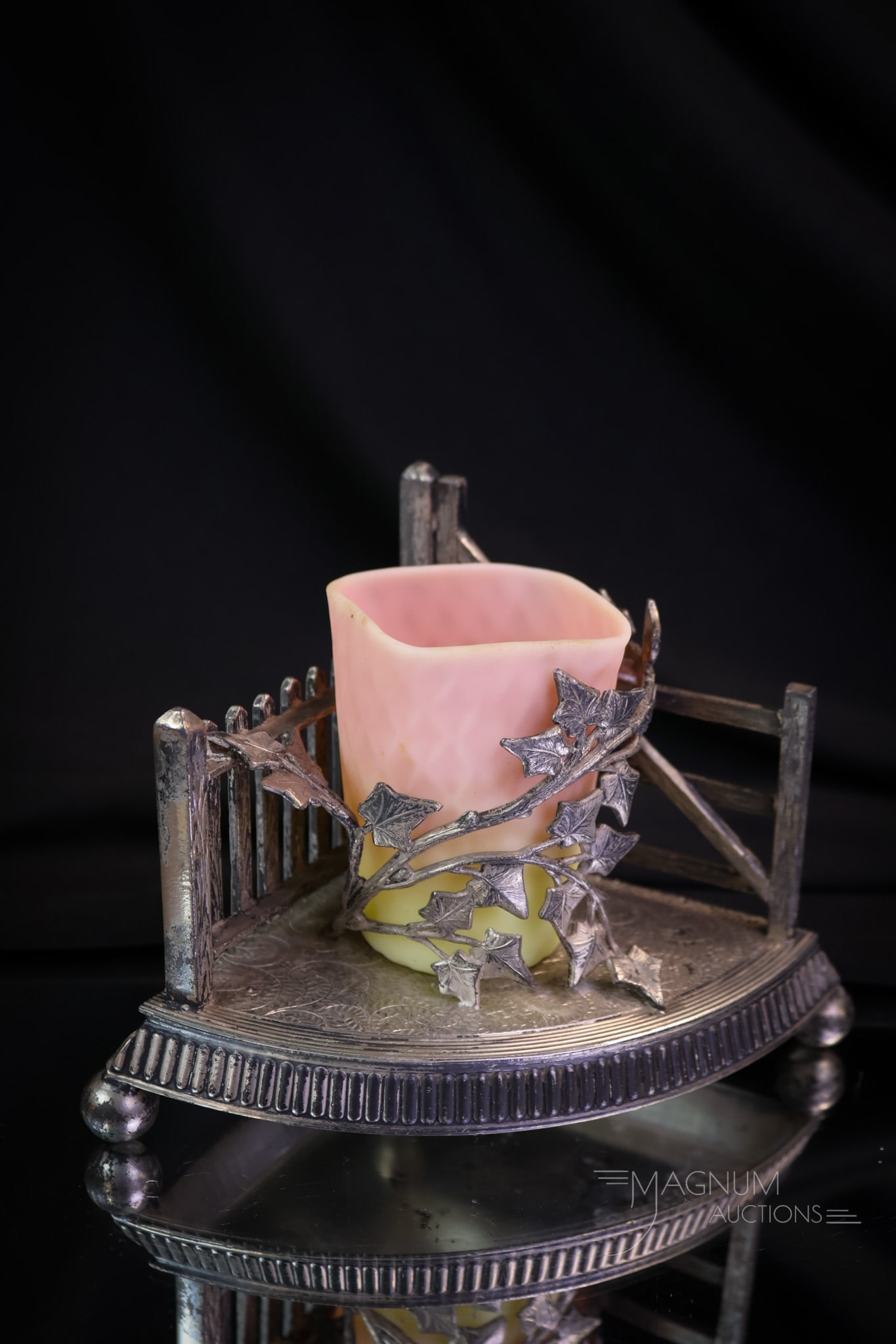 Tufts Silverplate Mt. Washington Burmese Glass Toothpick Holder (1 of 12)