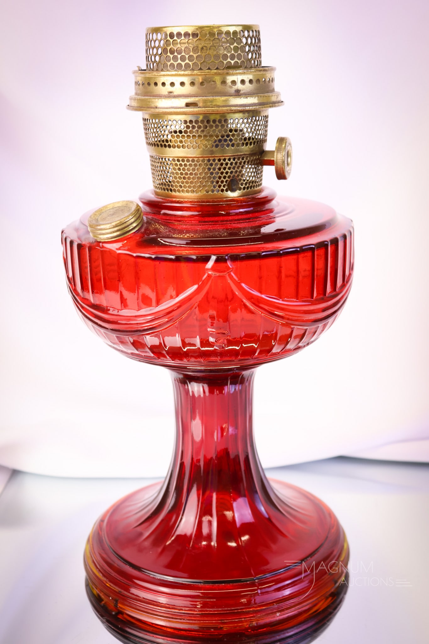 Aladdin Lincoln Drape Ruby Oil Lamp - 2