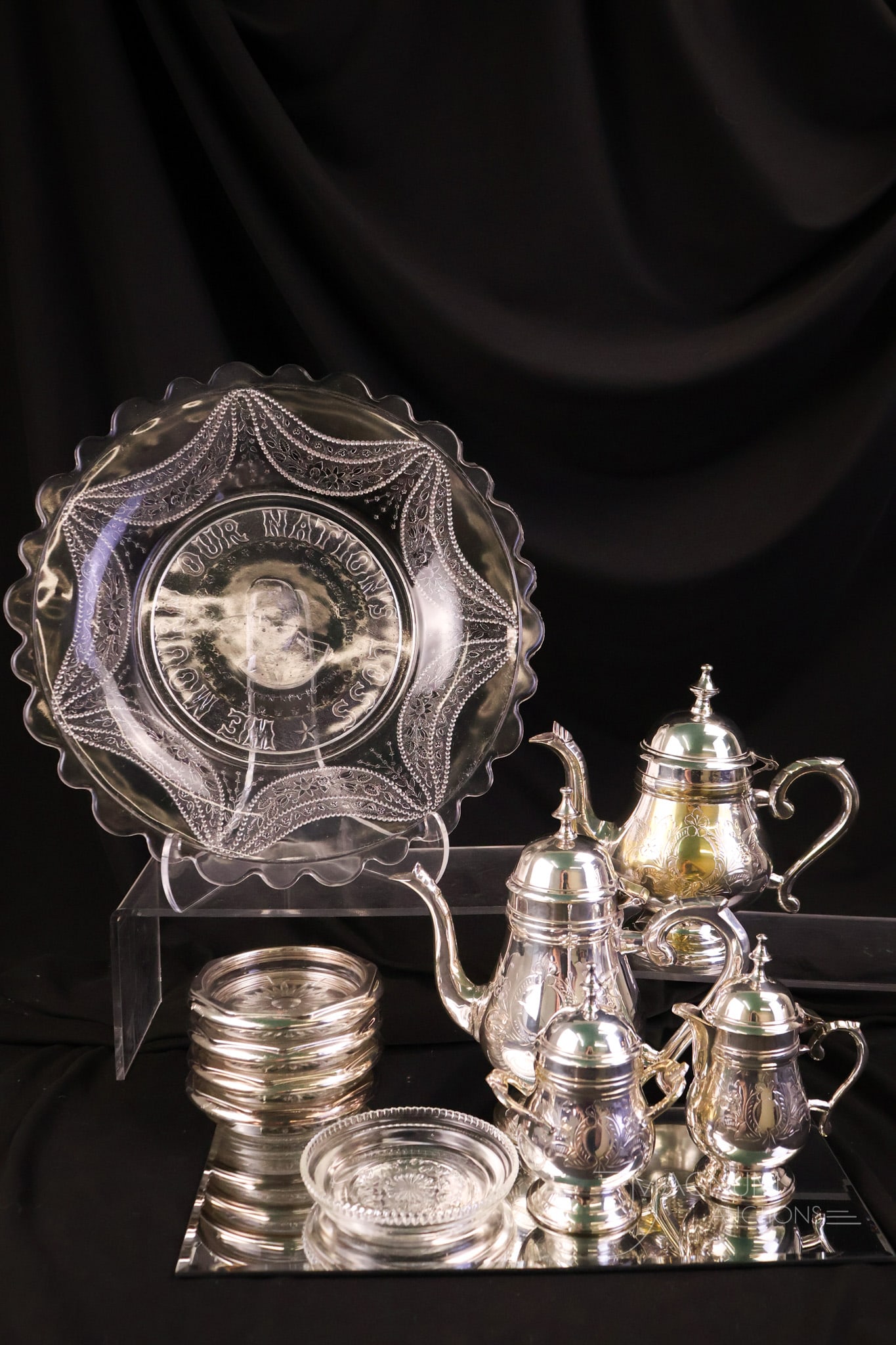 10 pc Lot Silverplate and Glass Entertainment & Collectible Items (1 of 13)