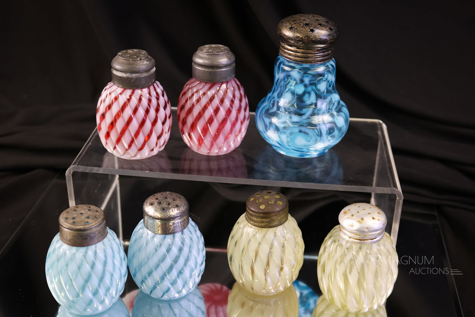 7 pc Lot Victorian Glass Salt Shakers Hobbs & Buckeye Uranium Blue Cranberry: Seven divine finds in Victorian glass salt shakers. The lot includes three pairs of Buckeye Reverse Swirl pattern in cranberry, blue, and uranium-rich vaseline. There is also a blue opalescent Seaweed