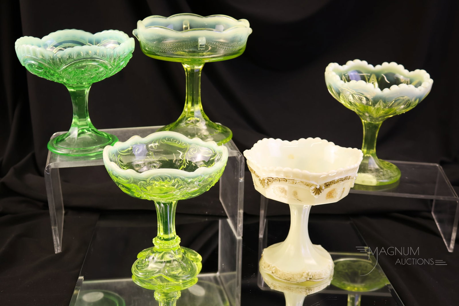 5 pc Lot Uranium Victorian Glass Jelly Compotes Northwood & Jefferson: Five glowing finds sure to make you giddy. This lot offers five jelly compotes from the Victorian era, in various patterns and by different makers. The tallest measures 5". Makers include Jefferson an