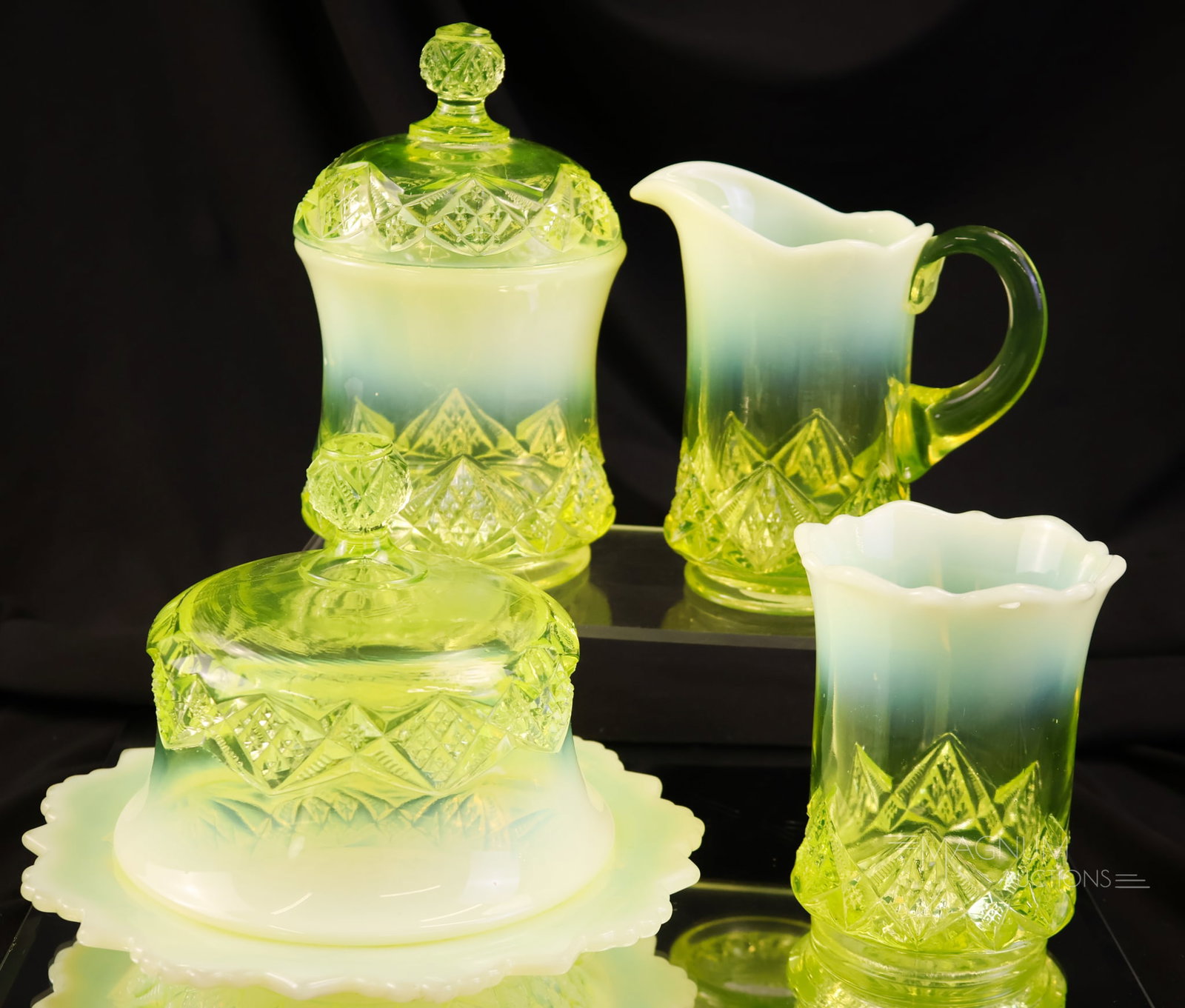 Northwood National Vaseline Uranium Opalescent Glass Diamond Speahead Table Set (1 of 12)