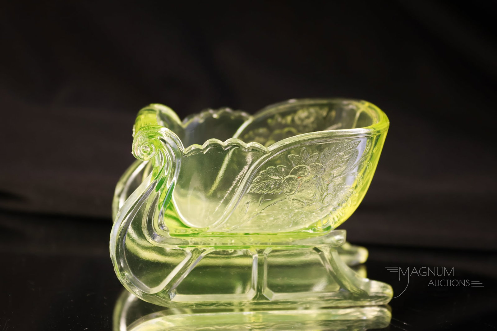 Scarce Rose Sprig Vaseline Victorian Open Salt (1 of 9)