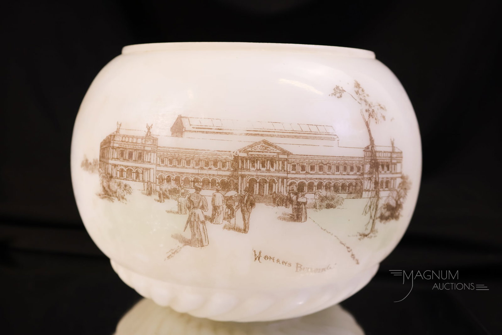 Rare Victorian Oil Lamp Font World's Fair Columbian Exposition Chicago: A rare find for any lamp collector. This is a font decorated with the World's Fair Columbian Exposition, Chicago, circa 1892. It is also decorated with the Government Building and the Women's
