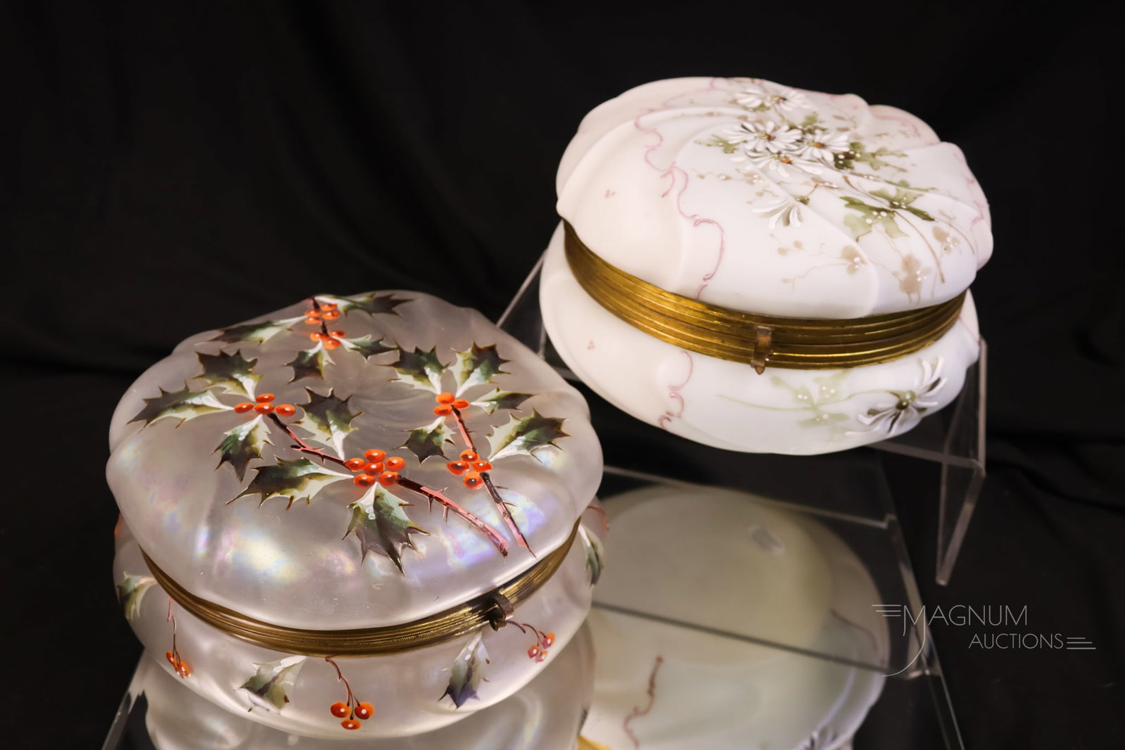 2 pc Lot Victorian Wave Crest Glass Enameled Swirl Dresser Boxes: Two great examples of the beautiful wares Wave Crest made back in the Victorian era. This lot offers a holly-decorated clear iridescent glass box with a swirl mold, along with a daisy-decorated box.