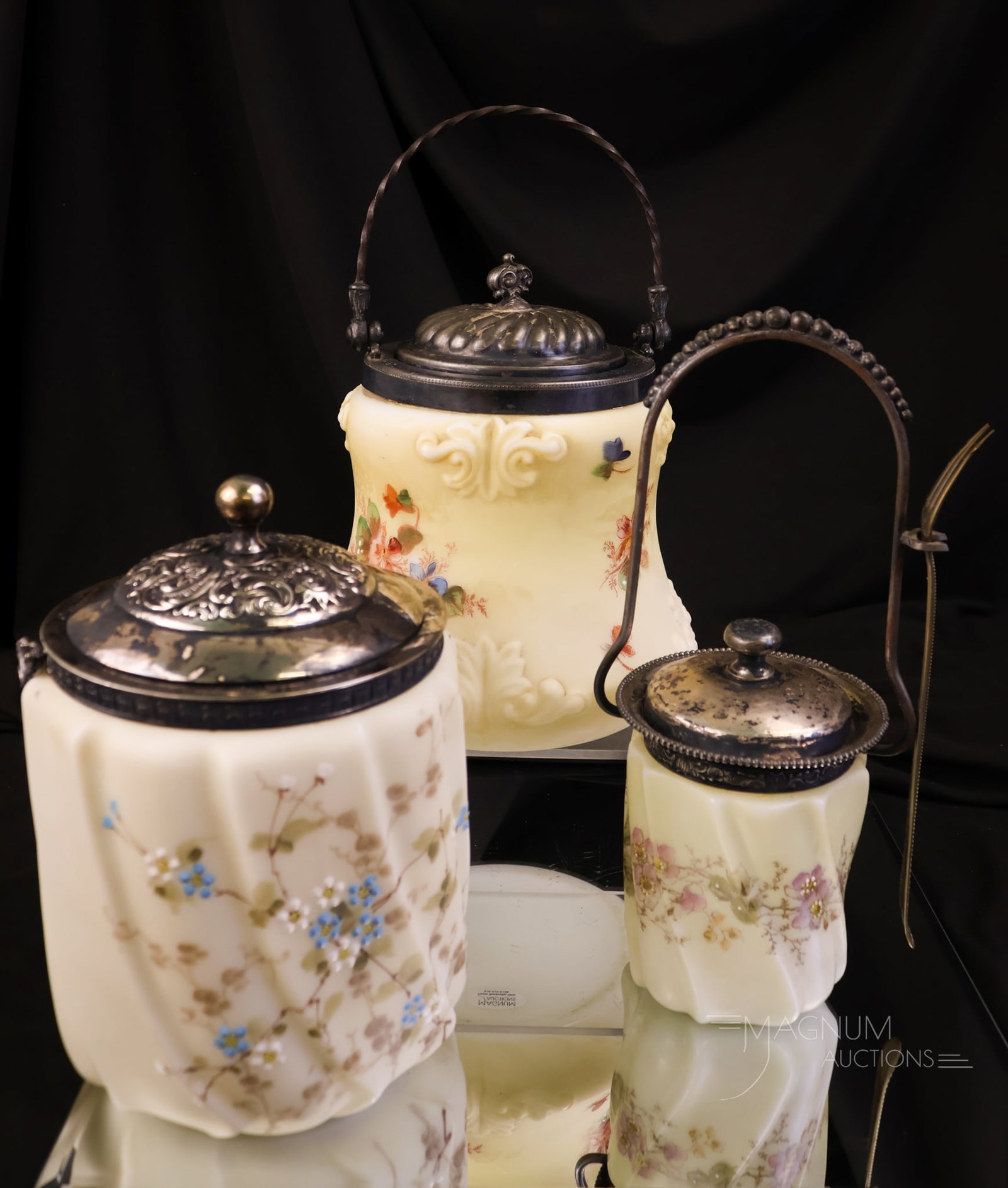 3 pc Lot Wave Crest Victorian Glass Items Biscuit Jars & More (1 of 14)