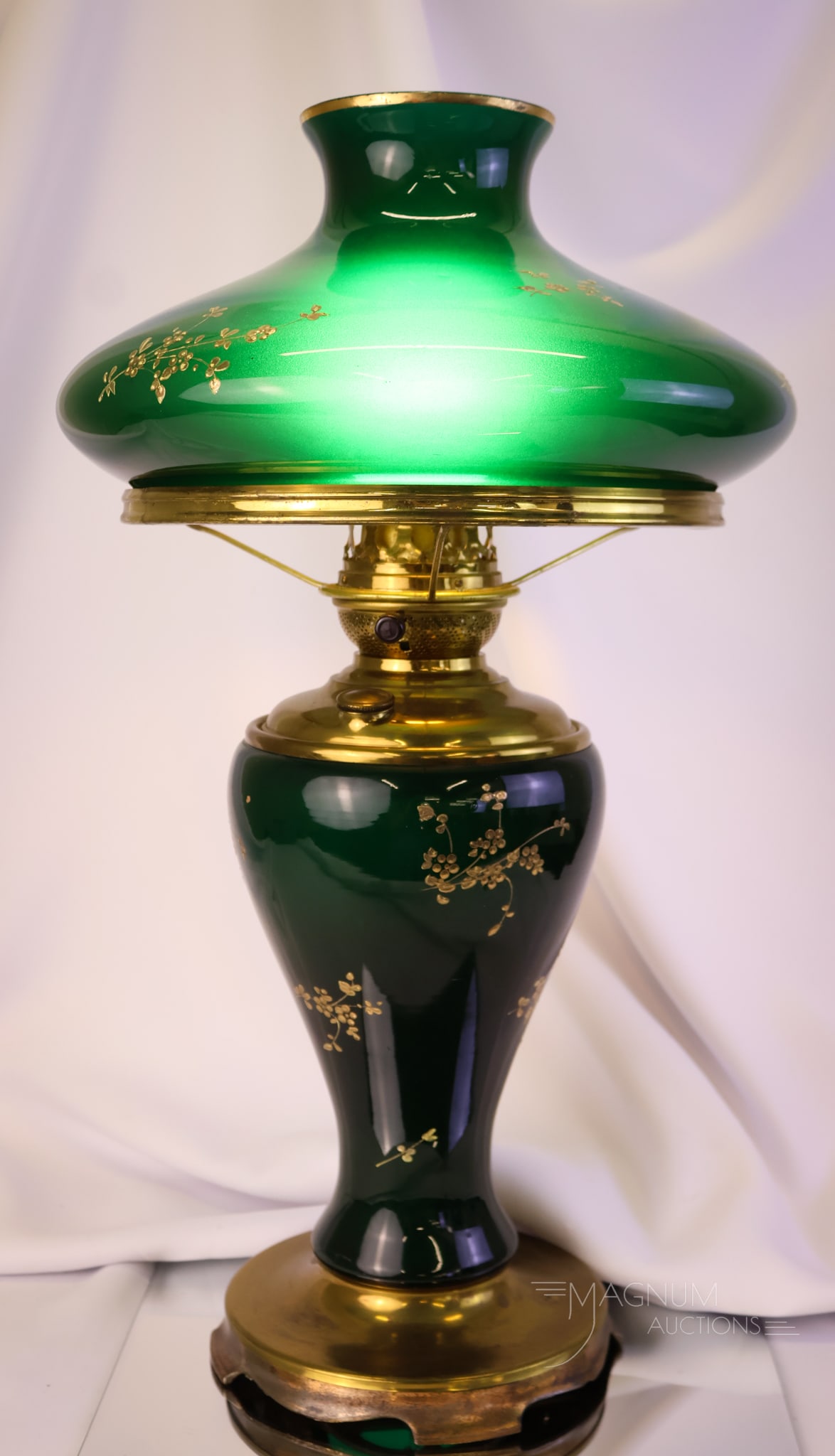 Pittsburgh Green Cased Gilt Decorated Victorian Parlor Oil Lamp (1 of 14)