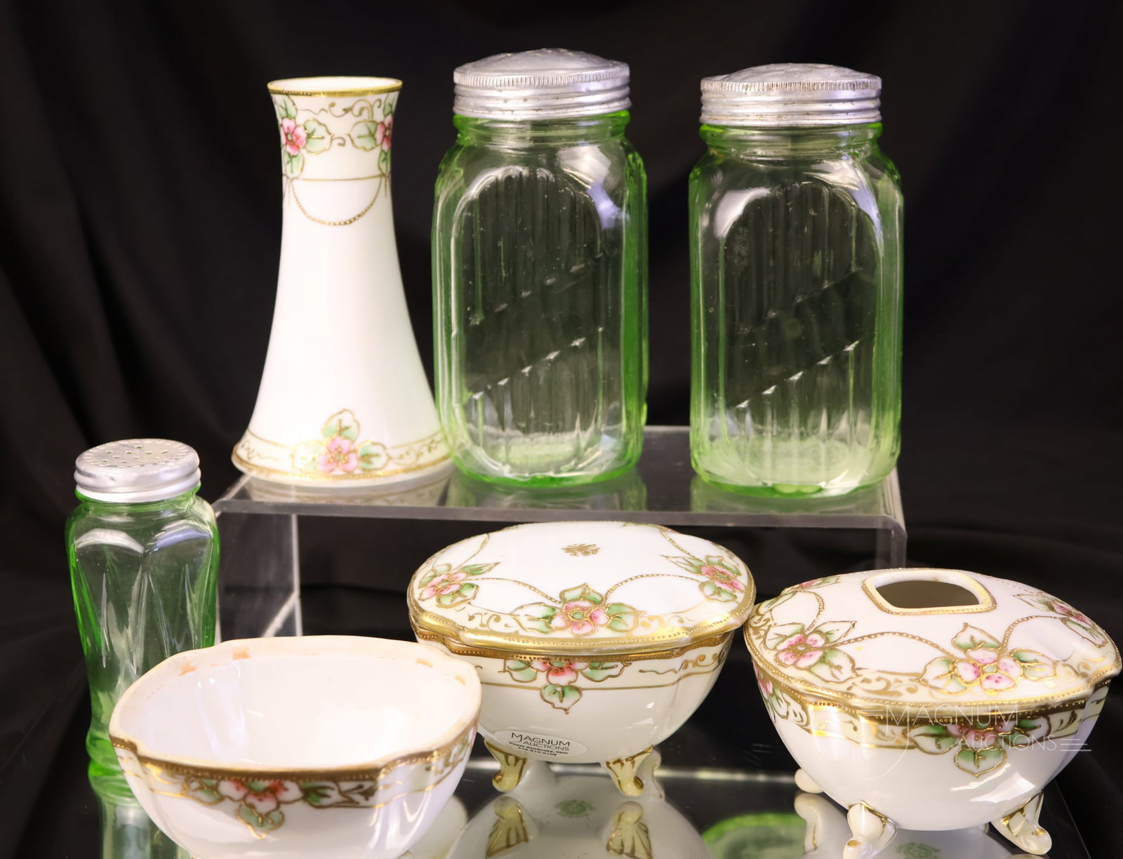 7 pc Lot Marked Nippon Dresser Set Uranium Depression Glass Shakers (1 of 11)