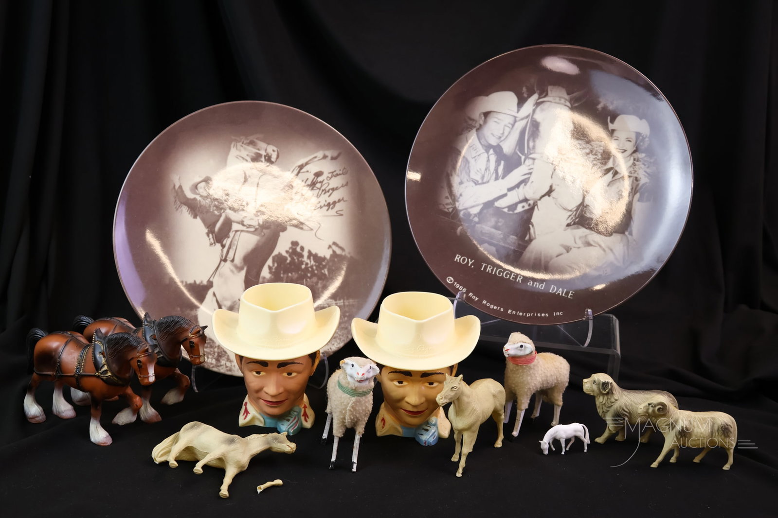 13 pc Western Toys Collectors Lot Roy Rogers & More: A nice assortment of Western collector toys and more, including Roy Rogers. The lot includes two Roy Rogers creamers, two plates, two wool-covered sheep, two celluloid horses (one with a broken leg), 