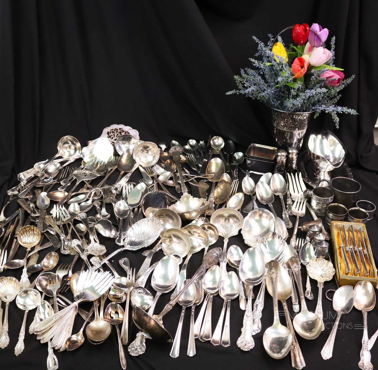 197 pc Lot Antique Vintage Silverplate (1 of 15)