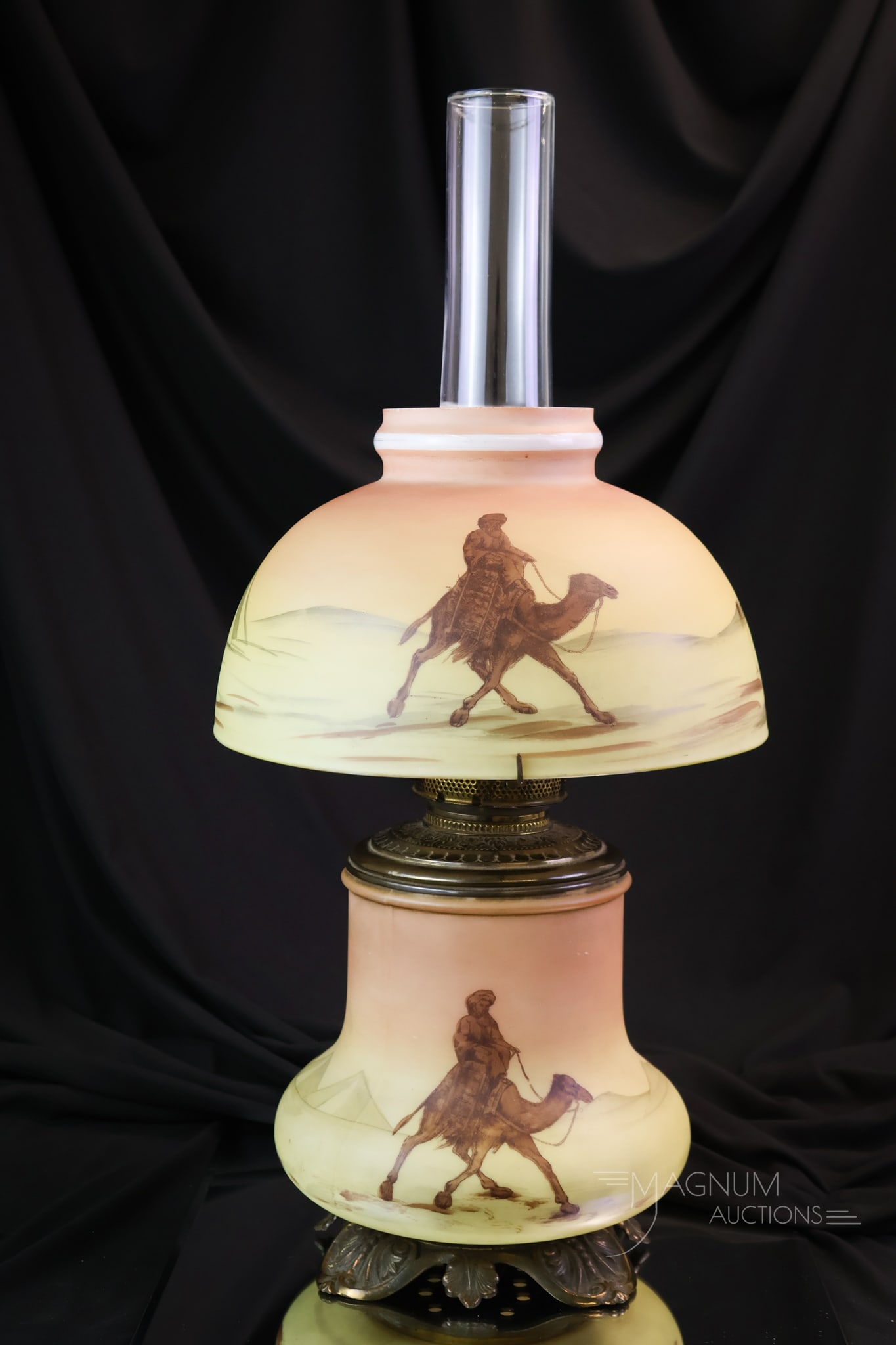Mt. Washington style Egyptian Decorated Victorian Parlor Oil Lamp (1 of 9)