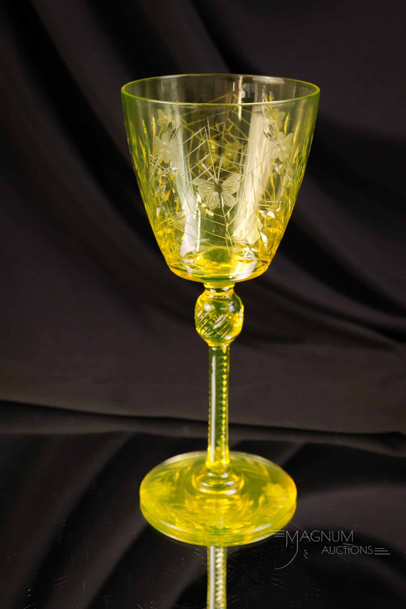 Pairpoint Colias Vaseline Uranium Canaria Water Goblet (1 of 7)