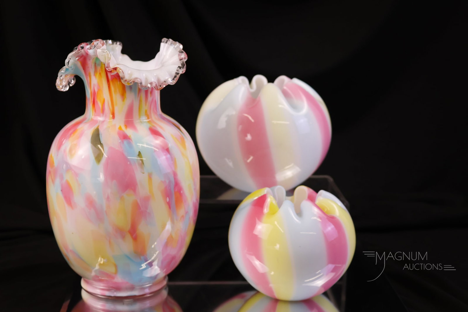 3 pc Lot Rainbow Victorian Art Glass Rose Bowls & Vase: Three beautiful examples of Victorian rainbow glass for your bidding pleasure. Each of these is a gorgeous find for your collection. The lot offers a vase in spatter glass and two pastel striped rose 