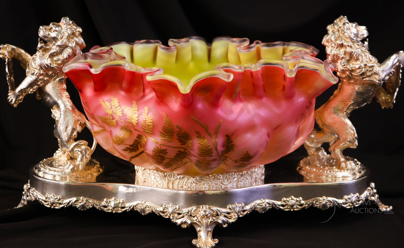 Museum Meriden Silverplate Rampant Lion Silverplate Victorian Glass Brides Bowl Centerpiece (1 of 12)