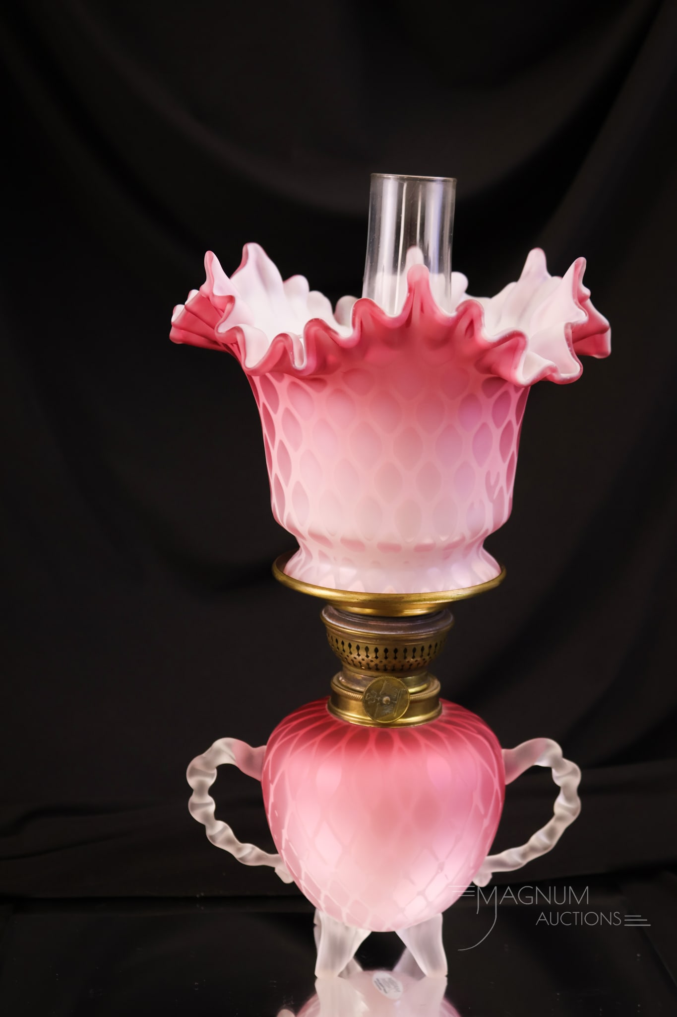 Victorian Pink Satin Mother of Pearl Diamond Quilted Miniature Oil Lamp (1 of 11)