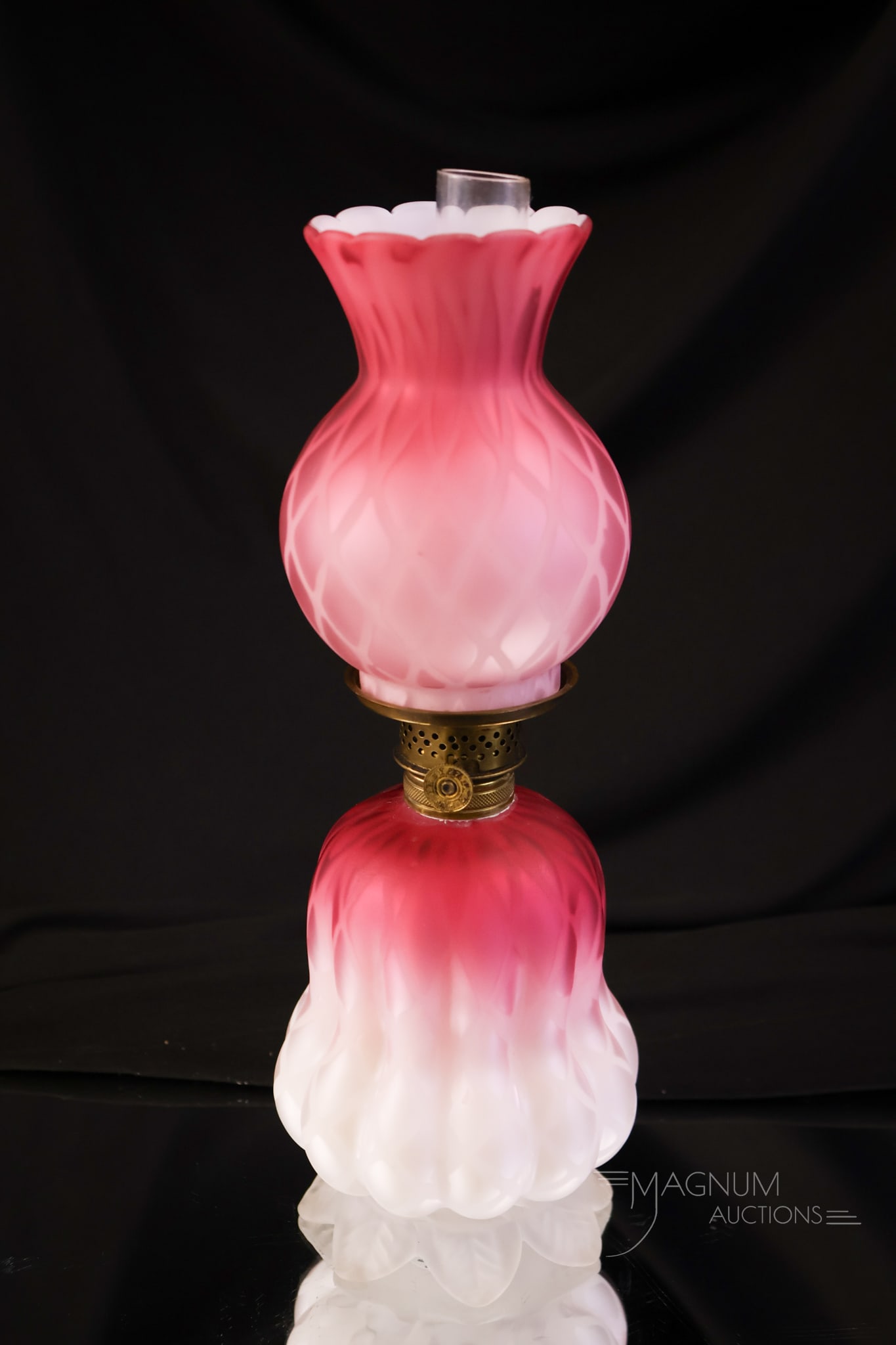 Pink Satin Mother of Pearl Miniature Oil Lamp (1 of 14)