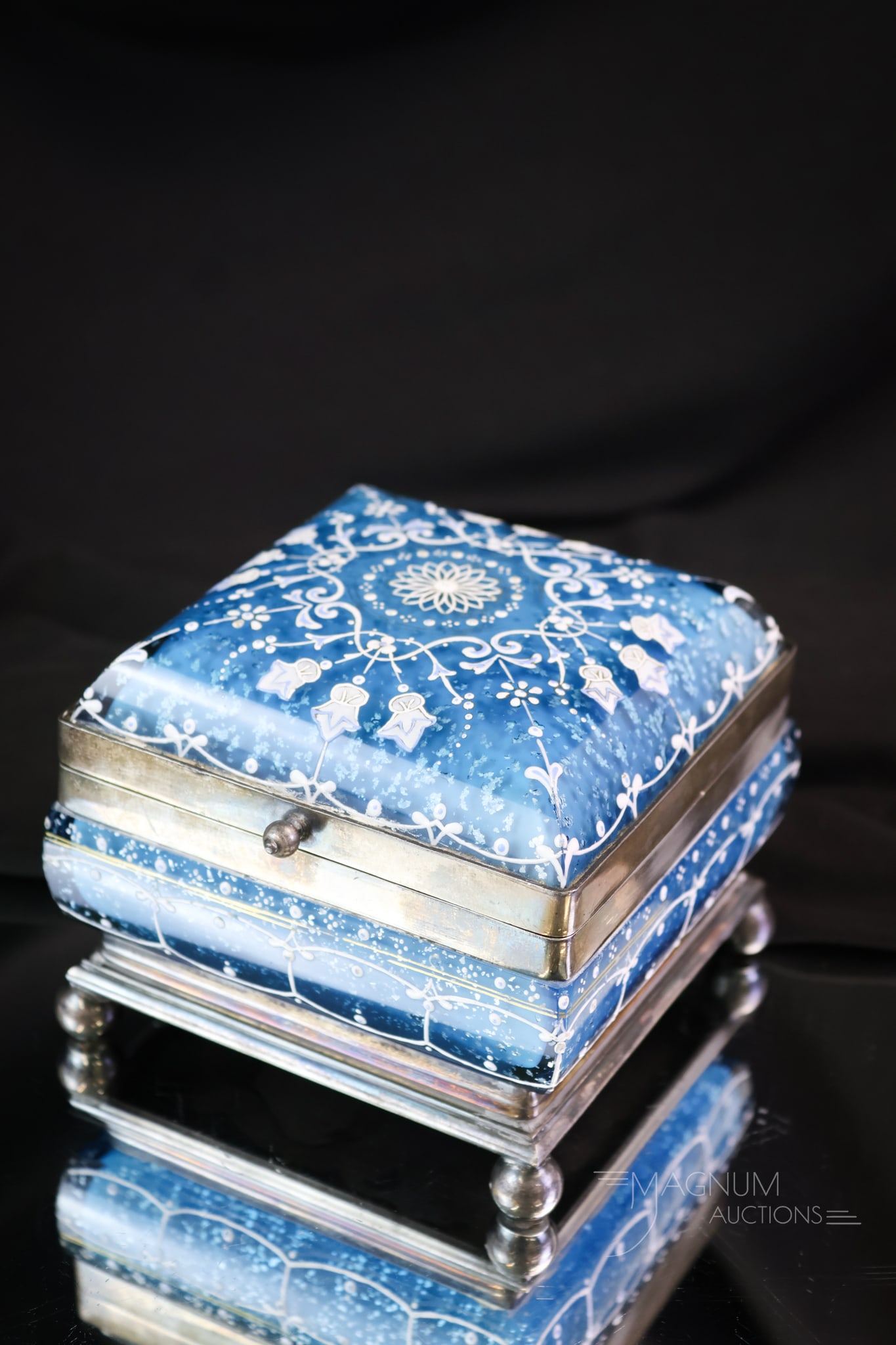 Meriden Victorian Silverplate and Blue Spangle Glass Enamelled Vanity Box (1 of 7)