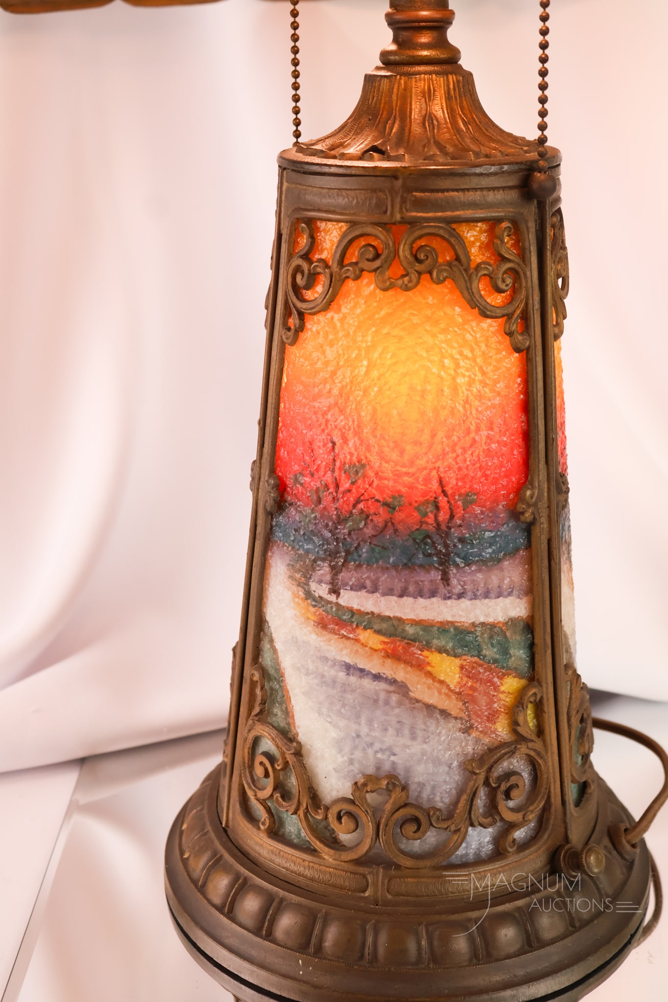 Pittsburgh Reverse Painted Panel Antique Table Lamp - 4