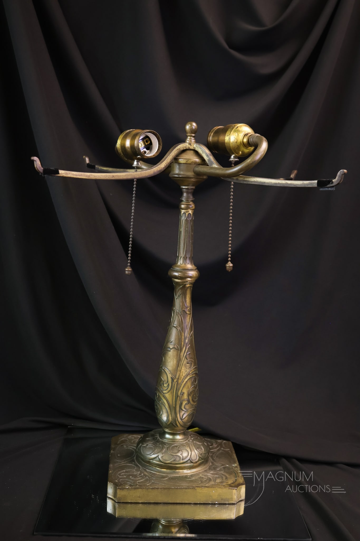 Pairpoint Reverse Painted Puffy Antique Table Lamp - 8