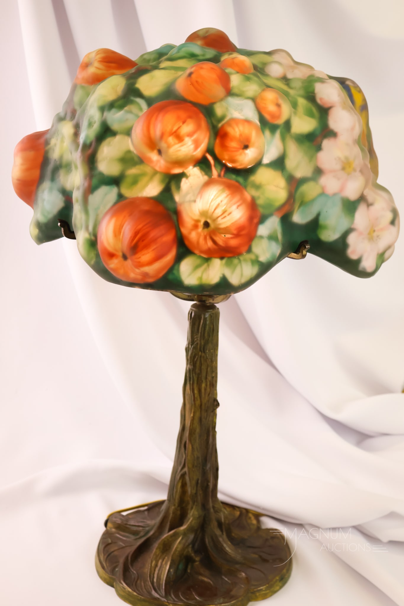 Pairpoint Reverse Painted Puffy Apple Tree lamp - 6