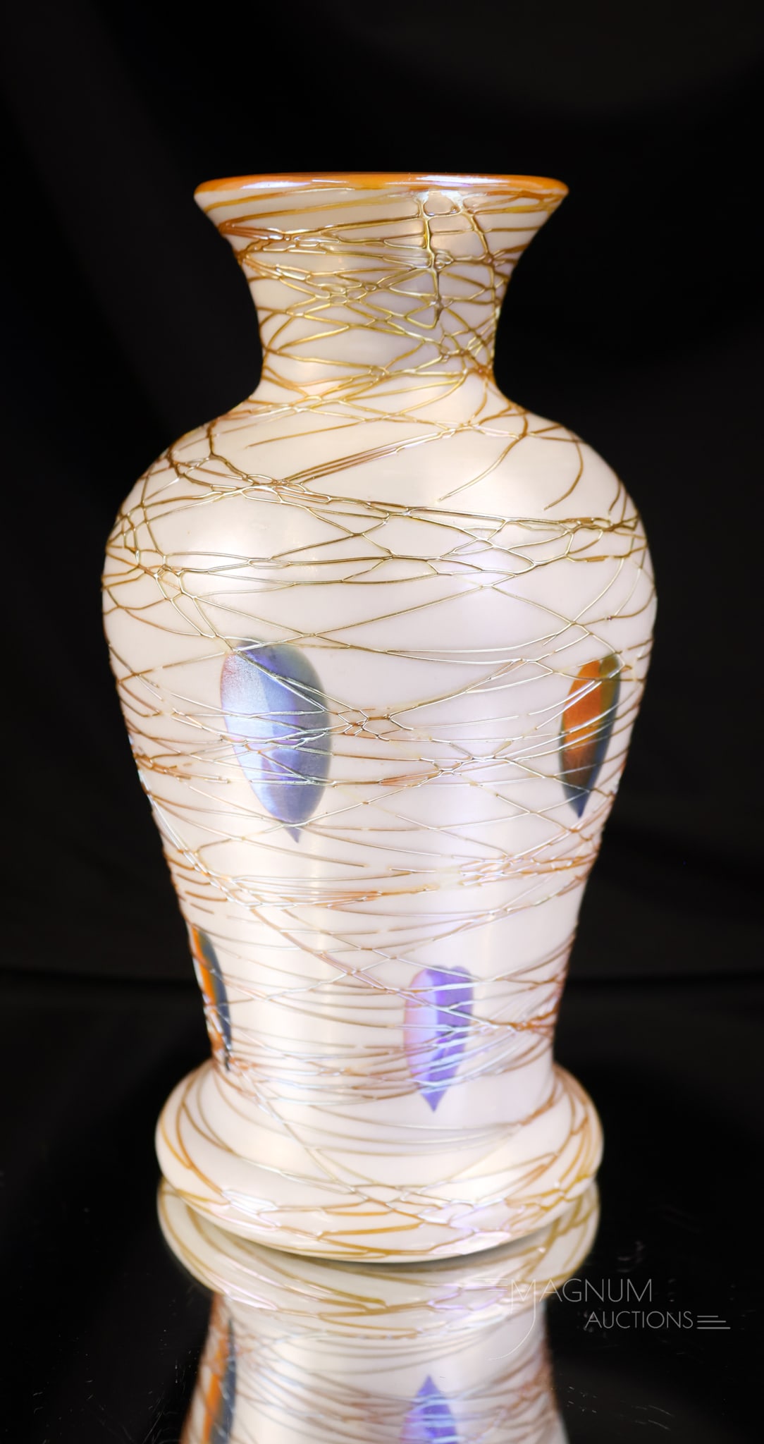 Durand Art Glass Hanging Heart Vase (1 of 5)