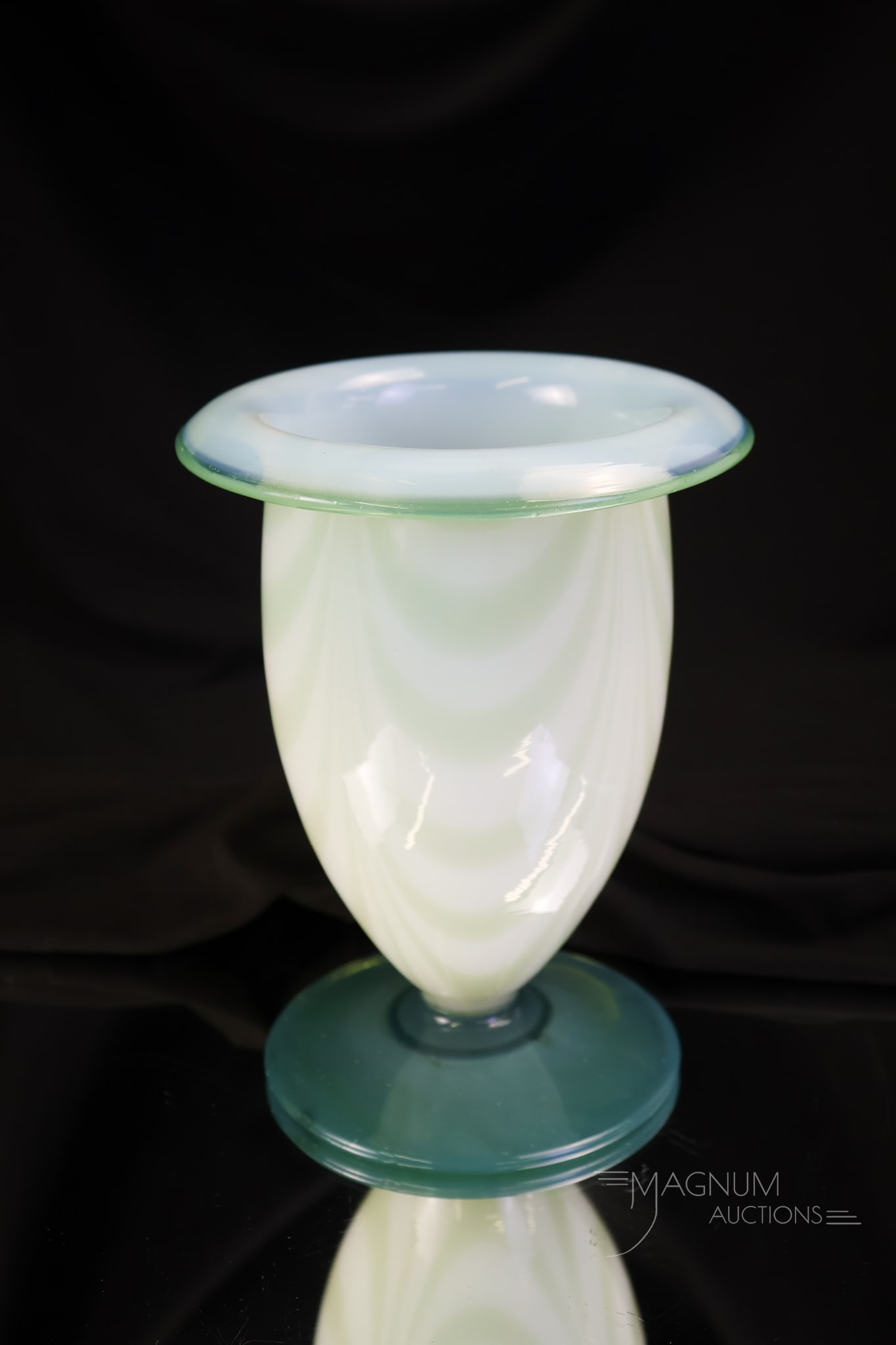 Rare Fry Foval Radio Wave Footed Green Opalescent Art Glass Vase (1 of 4)