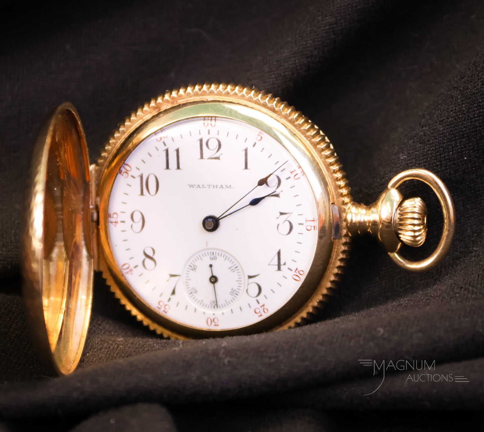 Ladies Waltham 14K Gold Hunters Case 18 Jewel Movement Pocket Watch 1.18 OZT: THIS LOT MUST BE PAID FOR VIA WIRE TRANSFER OR CASH ON PICKUP ONLY. This is a lovely antique Ladies' Waltham 14K gold hunter's case pocket watch. This great watch is in running condition. It features 