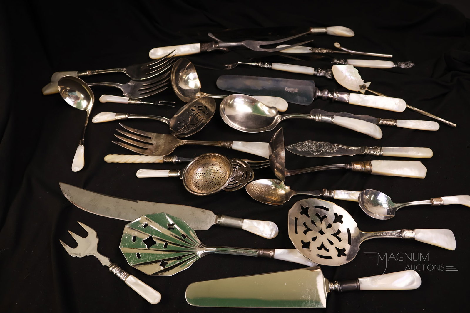 27 pc Lot Mother of Pearl Handled Flatware Serving Pieces (1 of 8)