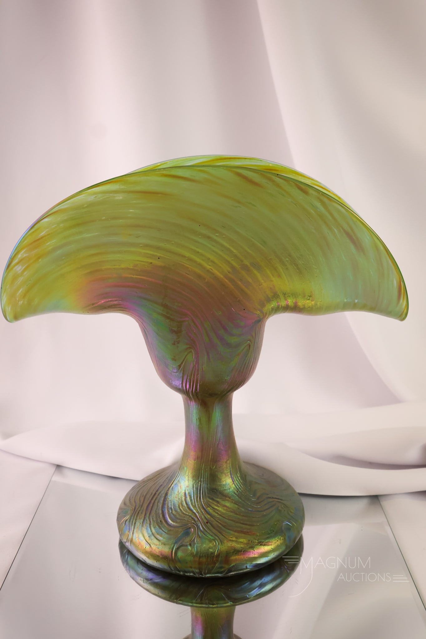 Impressive Large Rindskopf Iridescent Art Nouveau Fan Vase (1 of 7)