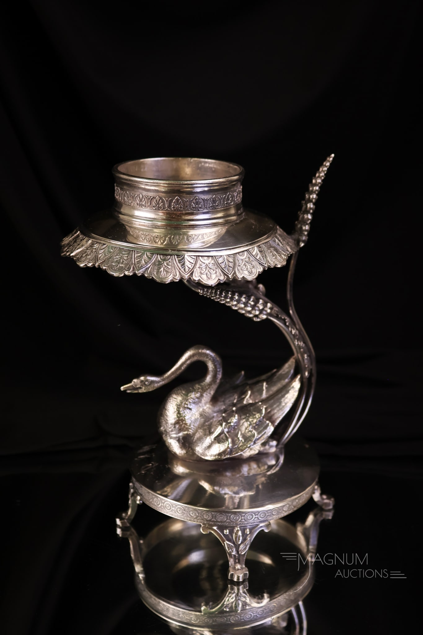 Meriden Victorian Silverplate Figural Swan Holder with Cattails (1 of 10)