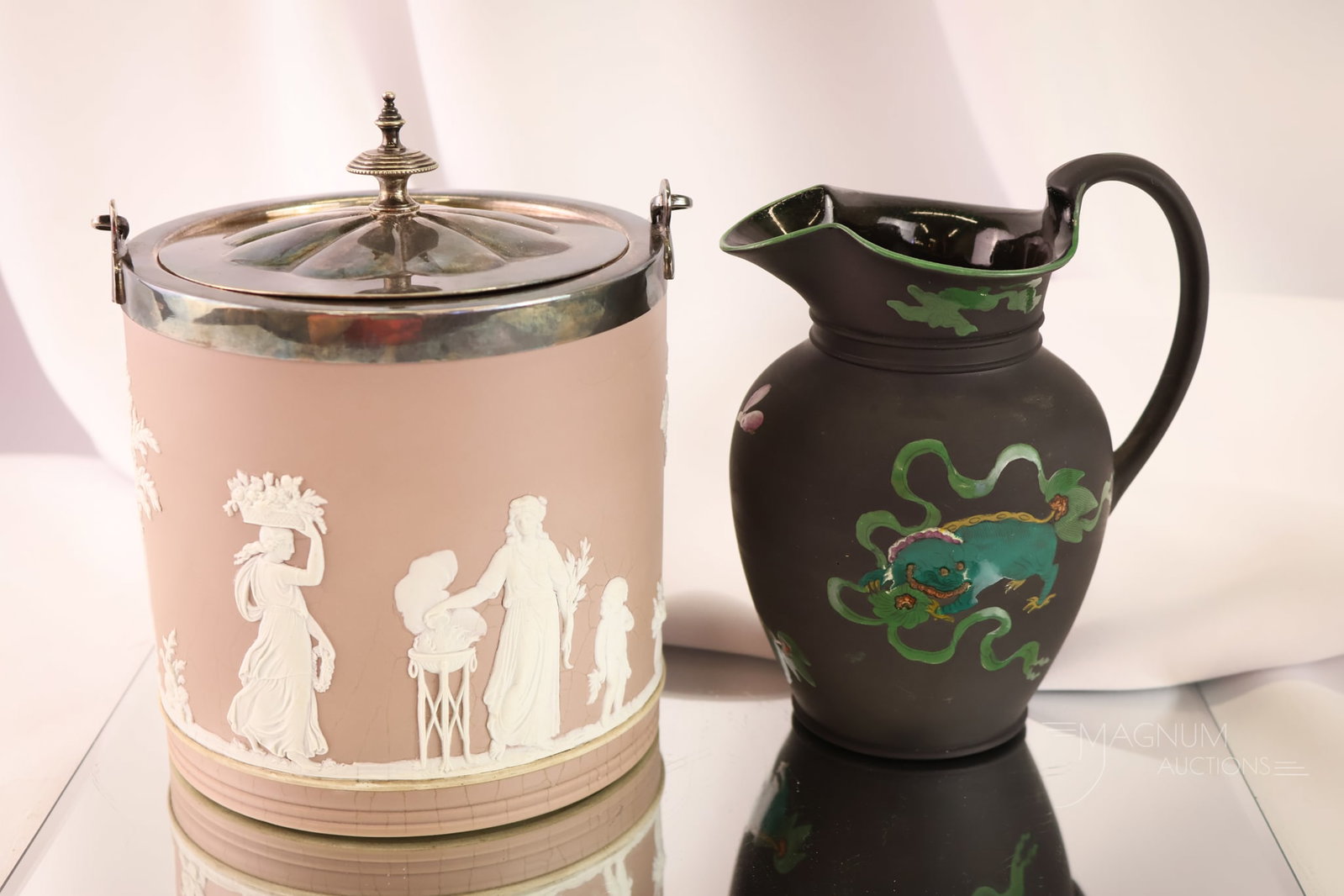 2 pc Lot Wedgwood Jasperware & Basalt Dragon Kenlock (1 of 11)