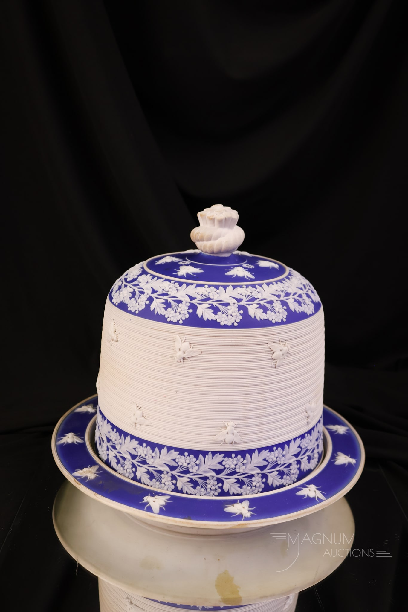 Dudson Blue & White Jasperware Stilton Chees Dome & Underplate (1 of 11)