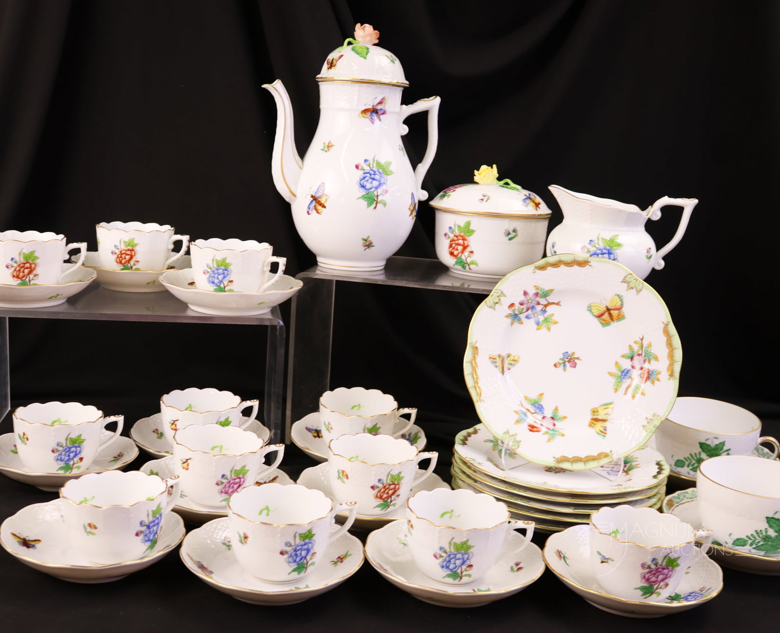 31 pc Lot & More Herend Queen Victoria Porcelain Demitasse Set (1 of 15)