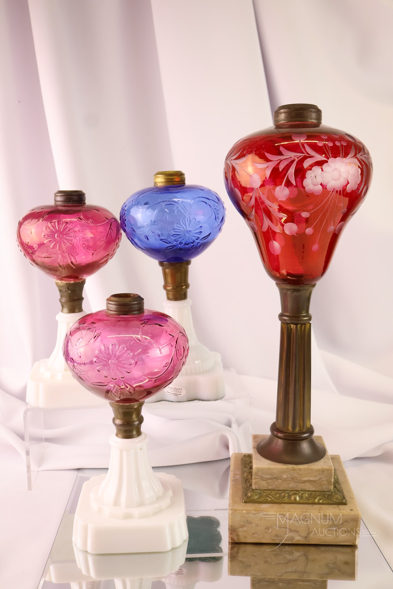 4 pc Lot Victorian Oil Lamps (1 of 4)