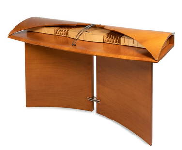 JAIME TRESSERRA CLAPÉS (Barcelona,: JAIME TRESSERRA CLAPÉS (Barcelona, 1943).Carlton House desk, 1988 design.In walnut with sycamore interiors.With Tresserra stamp. The price in Tresserra Collection is € 9,080 plus VAT.Measurements: