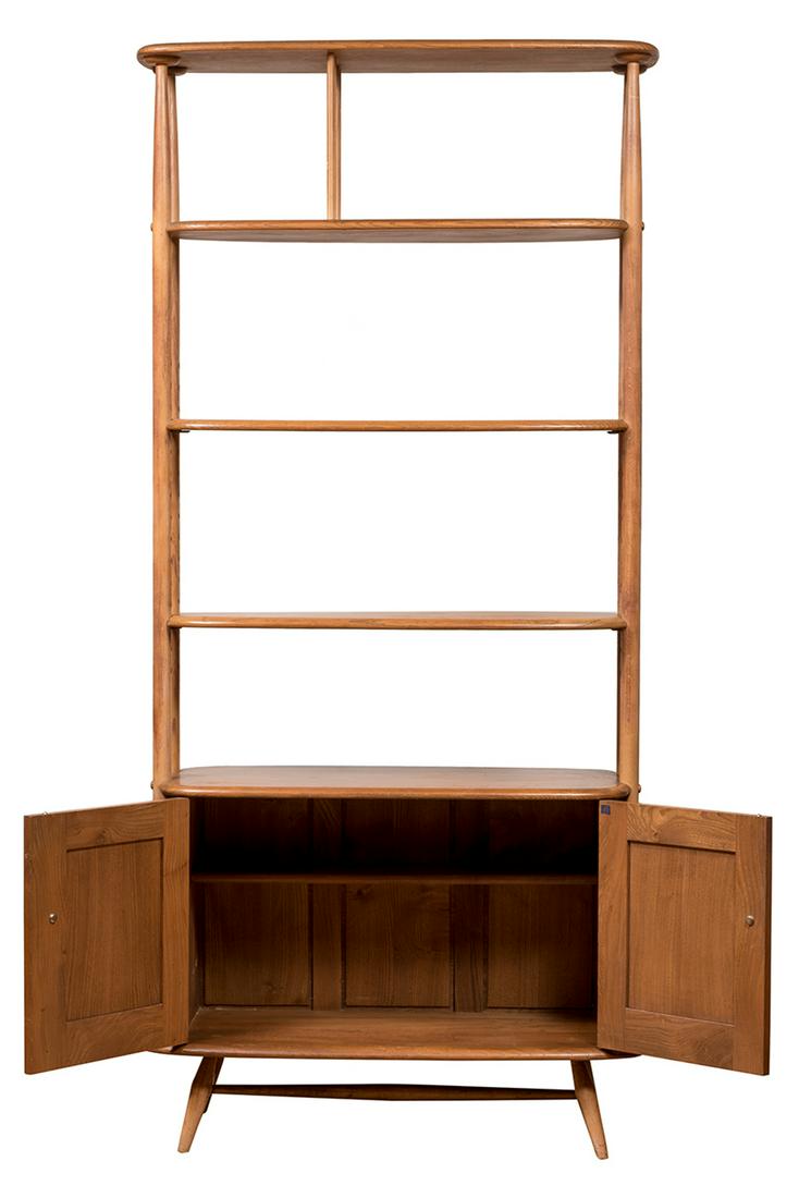 Windsor Giraffe screen shelf, ERCOL; England,: Windsor Giraffe screen shelf, ERCOL; England, 1960s.Solid elm wood.Designed by LUCIAN ERCOLANI (Italy, 1888 - 1976).It has marks of use in the second and third.Measurements: 191.5 x 87 x 42 cm.English