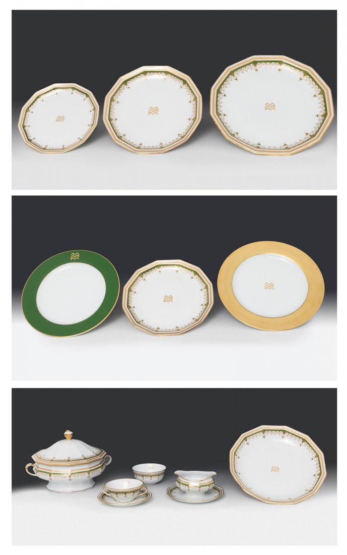 Dinnerware BERNARDAUD LIMOGES. France, XX: Dinnerware BERNARDAUD LIMOGES. France, XX century. Scheherezade model. Porcelain. This lot belongs to the Marbella Club Hotel collection. Measurements: Plain golden plates: 29 cm (diameter), plain gre