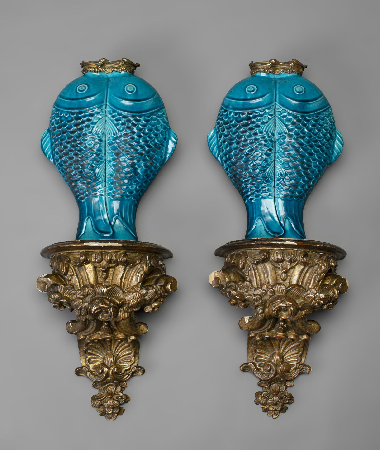 Pair of fish. Japan, pps. s.XX.  Figures in porcelain. (1 of 3)