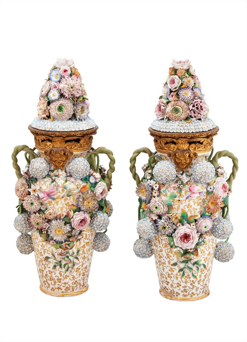 Couple of porcelain vases JACOB PETIT with scaled (1 of 7)