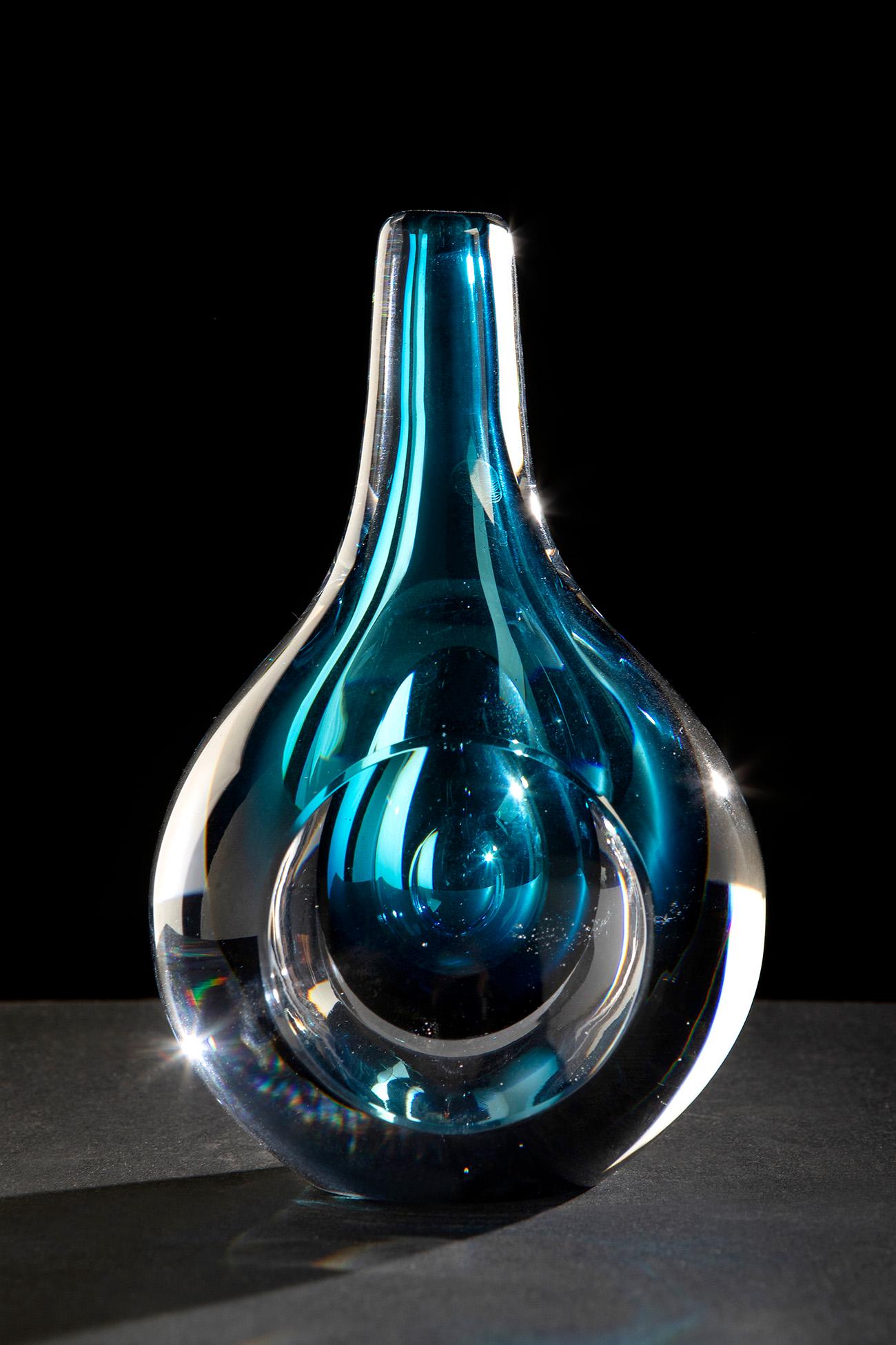 VICKE LINDSTRAND (Gothenburg, Sweden 1904 - 1983), for KOSTA. Sweden ca. 1950. Blown glass vase. (1 of 5)