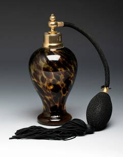 Perfume atomiser. Murano, Italy, first half of the 20th century. Blown glass. Provenance: Private: Perfume atomiser. Murano, Italy, first half of the 20th century. Blown glass. Provenance: Spanish private collection, formed between 1970 and 1995. Slightly chipped at the base (hardly noticeable).