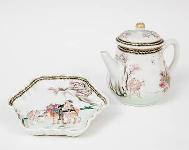 Teapot and saucer; China, Yongzheng Period (1722 â€“ 1735). Porcelain. pink family. It presents: Teapot and saucer; China, Yongzheng period (1722 - 1735). Porcelain. Pink family. The lip of the dish is slightly pitted. Measurements: 11.5 x 15 cm; 13.5 x 12 cm. In China at the beginning of the