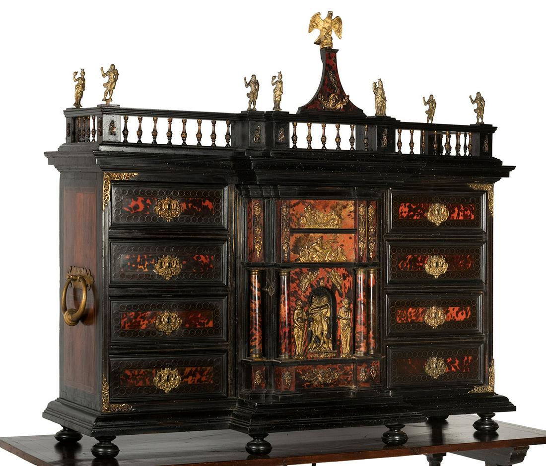 Arquimesa. Italy, 17th century.  Walnut wood, ebonised wood, bronze, tortoise shell and metal.  With (1 of 7)