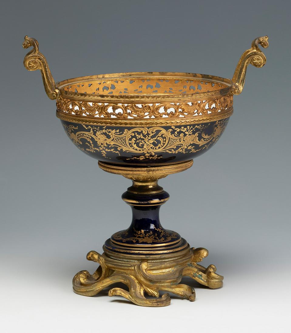 SÃ¨vres style table centerpiece, XIX century.  Porcelain and gilded bronze. Painted decoration. (1 of 5)