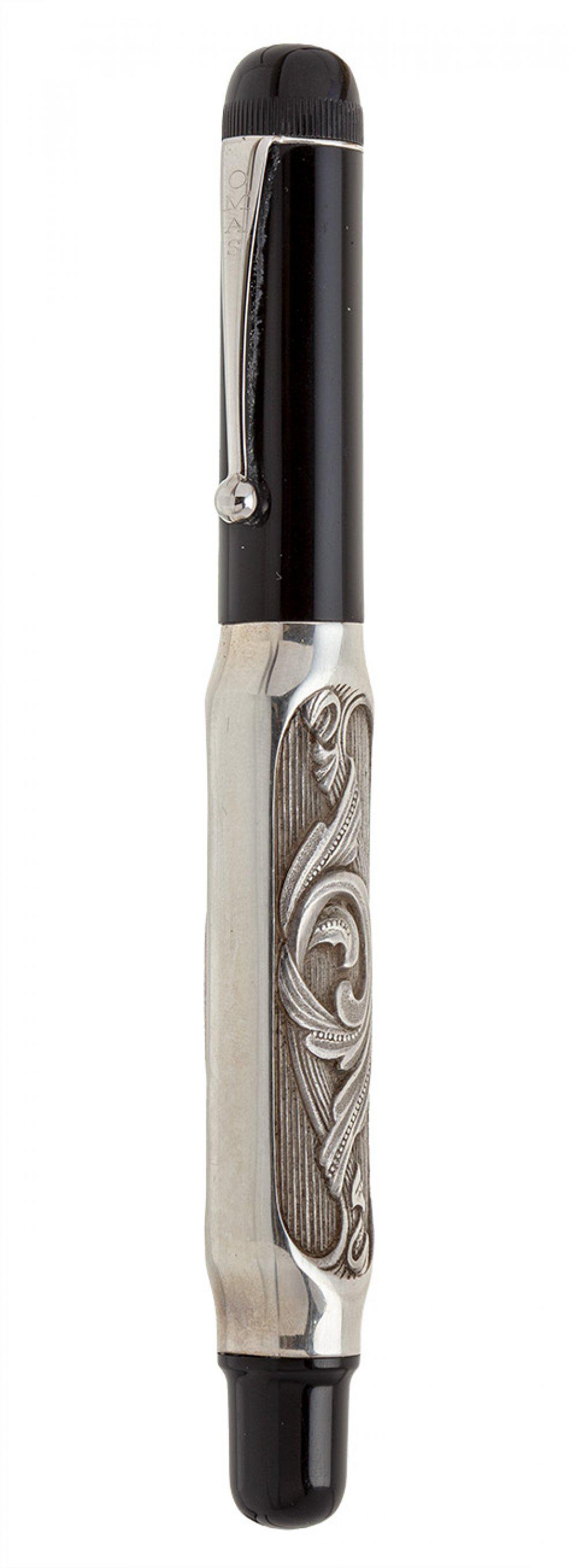 OMAS â€œDOCTORâ€™Sâ€ FOUNTAIN PEN. Body in resin and silver. 18 kt gold nib. Nib M. Limited (1 of 5)